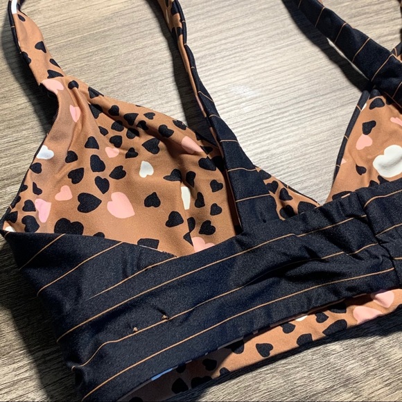 • NWT [Rip Curl] Reversible Bikini Top • - Picture 16 of 16